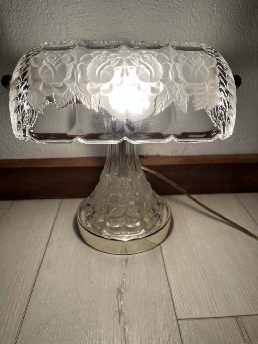 Anne Hutte Blleikrastall Crystal Floral Bankers Lamp